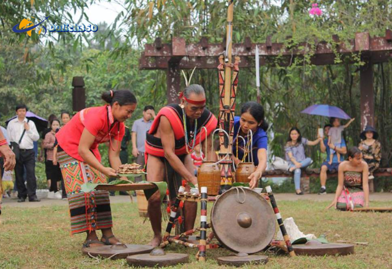 lê ăn cơm tại tây nguyên