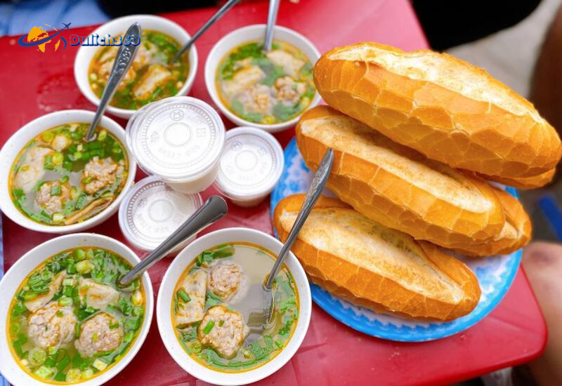 bánh mì xíu mại đặc trung vùng đất đà lạt